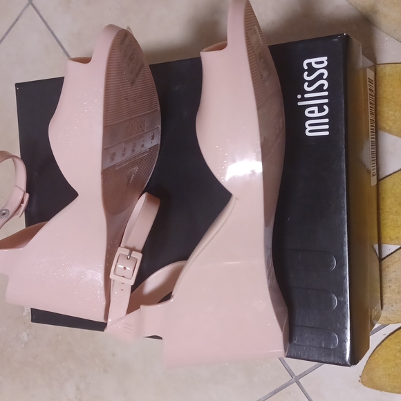 Melissa Shoes - Picture 3 of 5